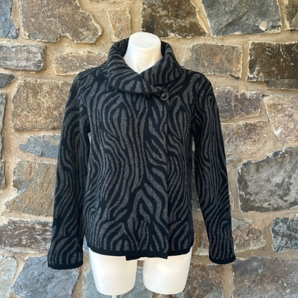 NWT A.IDA Made in Italy Wool Blend Zebra Sweater Wrap Swing Cape Cardigan Medium